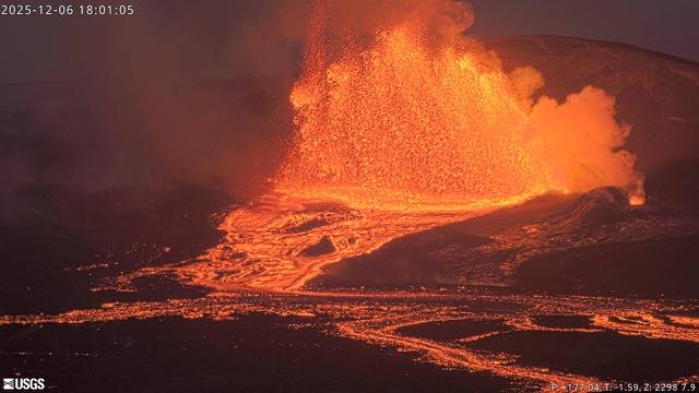 キラウエア火山 ハレマウマウ火口の見本画像（2025年12月）